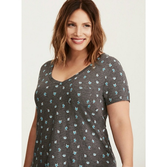 torrid Tops - Torrid Cactus Print V-Neck Tshirt